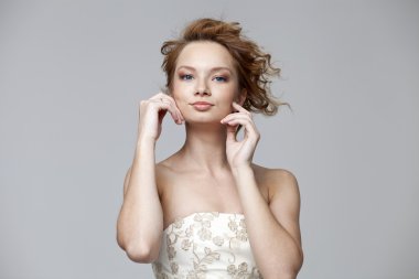 Genç güzel kadın.