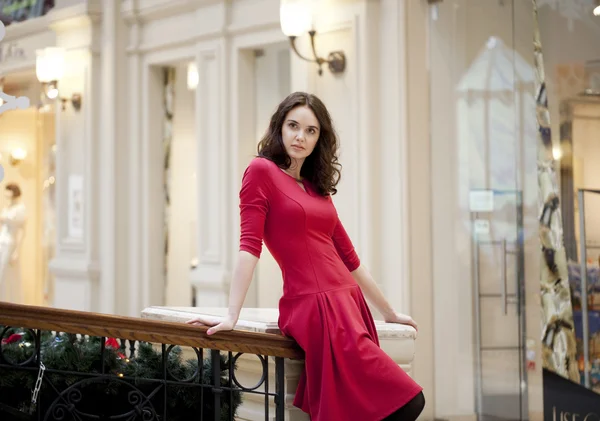 Retrato de una mujer hermosa — Foto de Stock