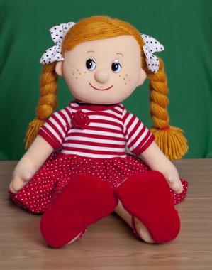 Kırmızı saçlı bebek