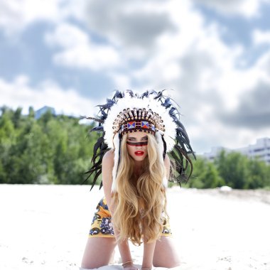 sarışın kadın Amerikan Kızılderili kostümü