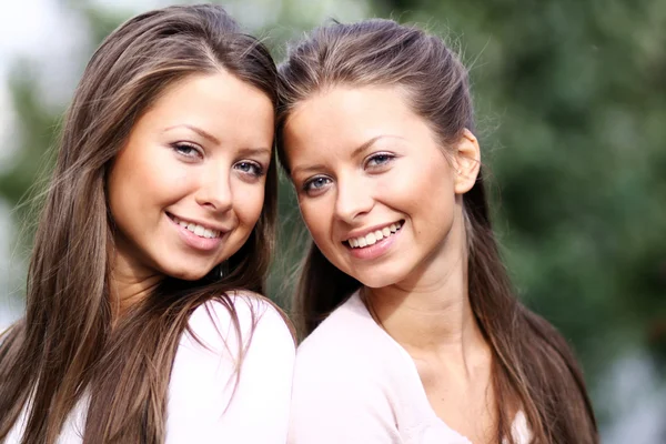 Two sisters young women — Stock Photo, Image
