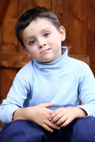 Портрет красивого мальчика — стоковое фото