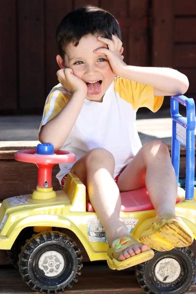 Retrato de niño hermoso —  Fotos de Stock