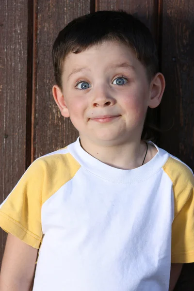 Retrato de niño hermoso — Stockfoto