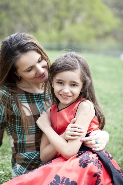 Portrait of a mother and daughter — Stock Photo, Image