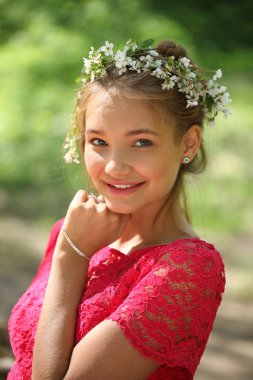 Güzel sarışın kadın. 