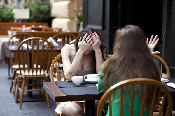 Two best friends solve their problems — Stock Photo, Image