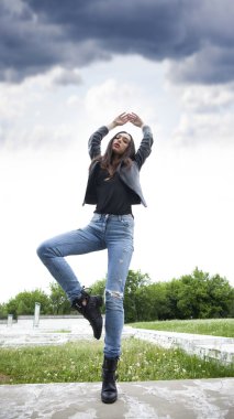 Güzel bir kadının portresi.