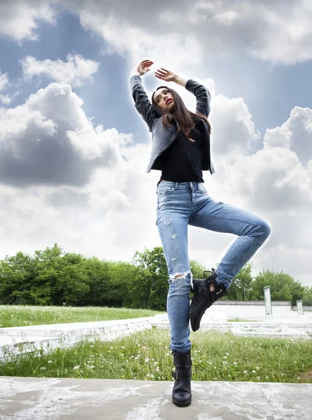 Portret van een mooie vrouw — Stockfoto