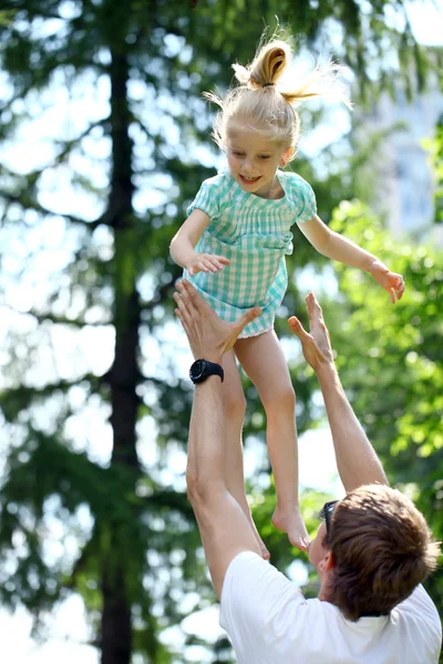 Father and little girl — Stock Photo, Image