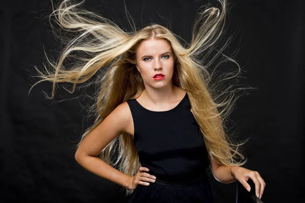 Retrato de mujer hermosa — Foto de Stock