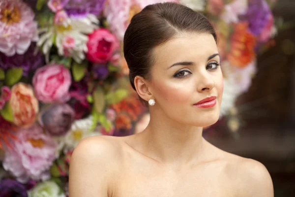 Retrato de mujer hermosa — Foto de Stock