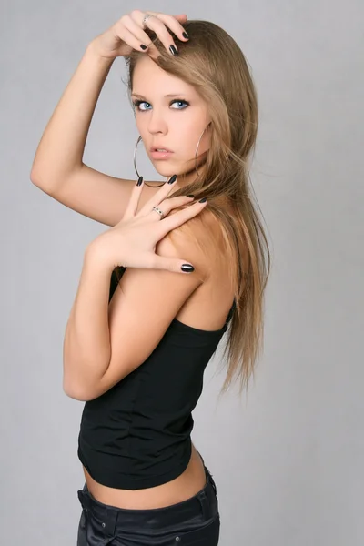 Portrait of beautiful young woman — Stock Photo, Image