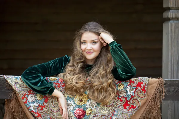 Russische schoonheid vrouw — Stockfoto