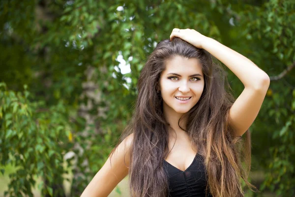 Jovem mulher bonita — Fotografia de Stock