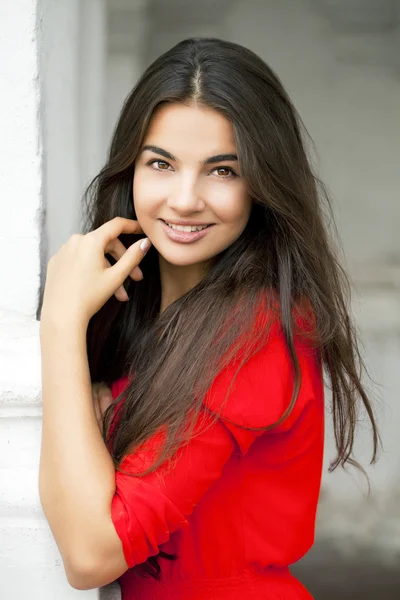 Jovem mulher bonita — Fotografia de Stock