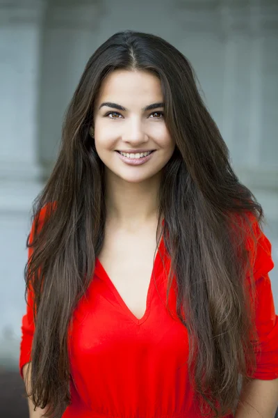 Young beautiful woman — Stock Photo, Image