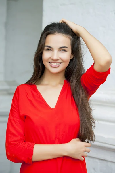 Jovem mulher bonita — Fotografia de Stock