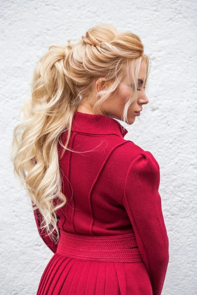 Blonde Frisur Rückseite — Stockfoto