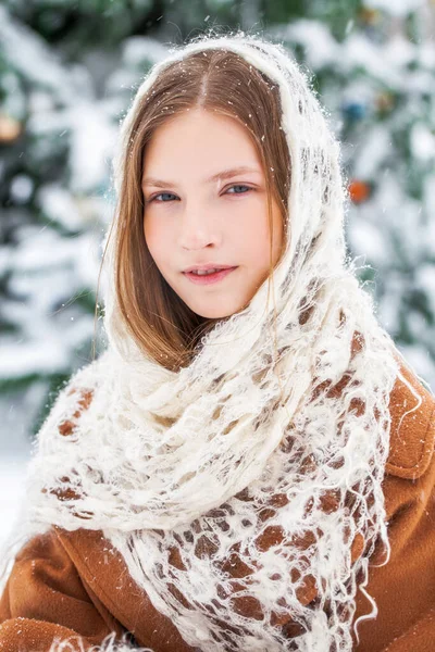 아름다운 소녀의 초상화 — 스톡 사진