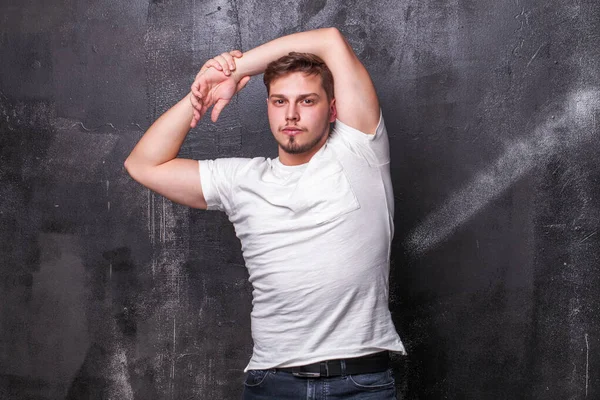 Retrato Cara Jovem Uma Camiseta Branca — Fotografia de Stock