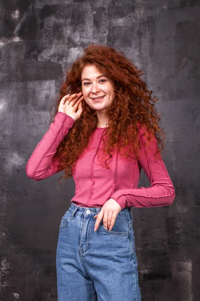 Close Retrato Uma Jovem Linda Menina Cabelo Vermelho — Fotografia de Stock