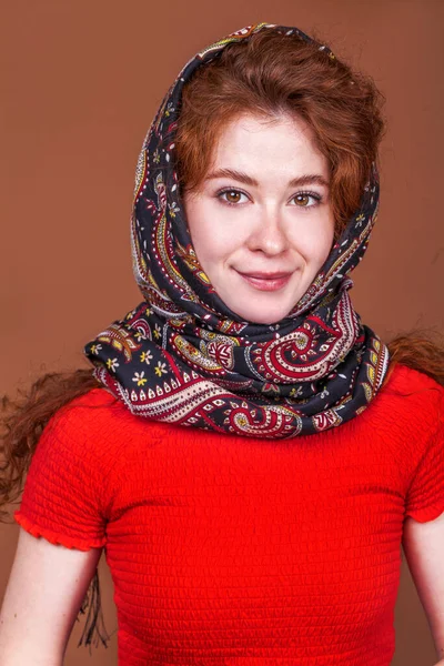 Close Retrato Uma Jovem Linda Menina Cabelo Vermelho — Fotografia de Stock