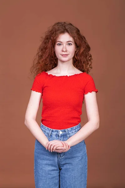 Close Retrato Uma Jovem Linda Menina Cabelo Vermelho — Fotografia de Stock