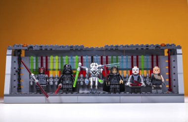 Rusya, Samara, 15 Şubat 2020 - Lego Yıldız Savaşları Minyatür Yapımcısı. Kızıl Muhafız, İmparator Darth Sidious, Darth Vader, Darth Moul