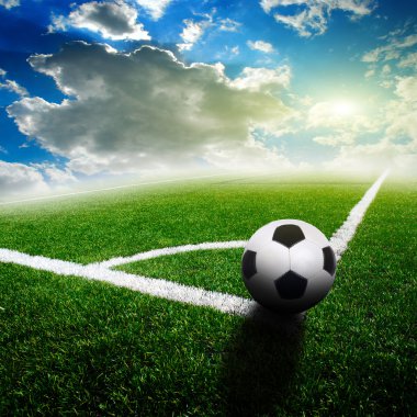 Yeşil futbol sahası