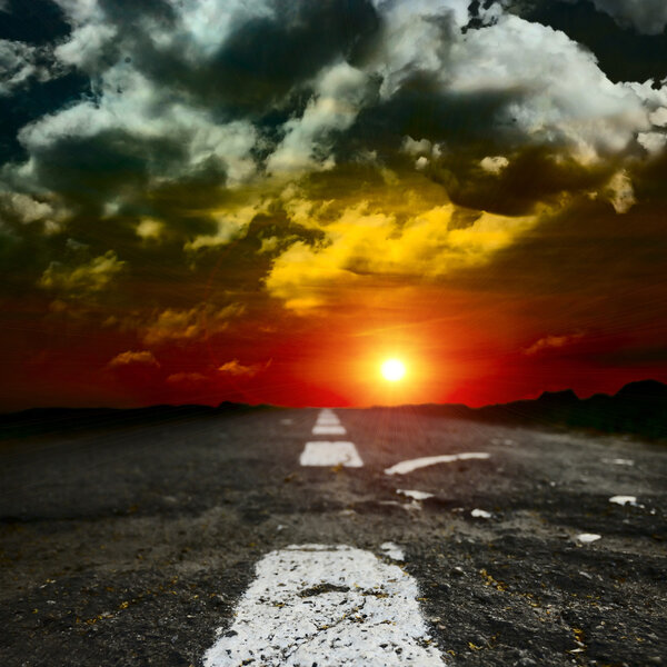 Дорога через поле
