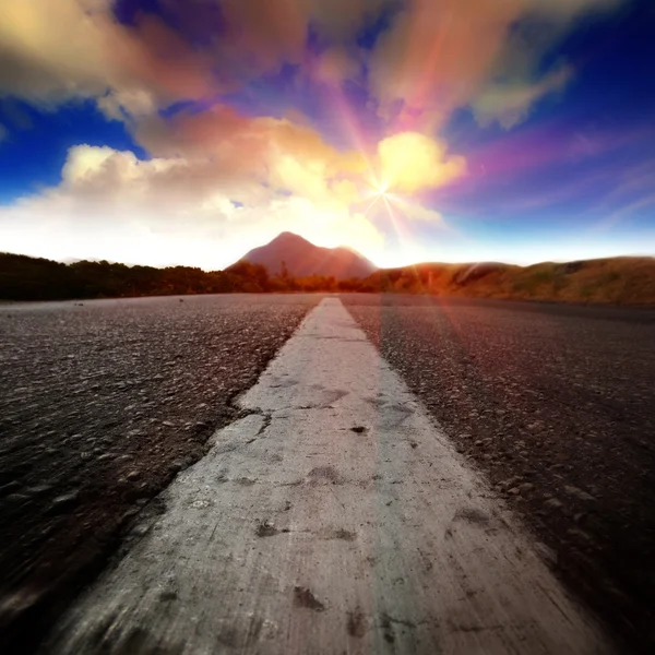 Asphalt cross the mountians — Stock Photo, Image