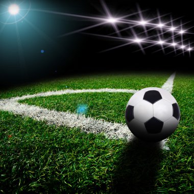 Sahada futbol topu