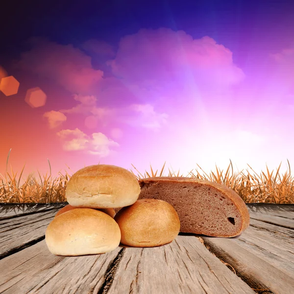 Pan sobre el fondo de madera —  Fotos de Stock