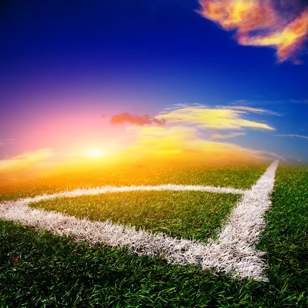 Voetbal op het veld — Stockfoto