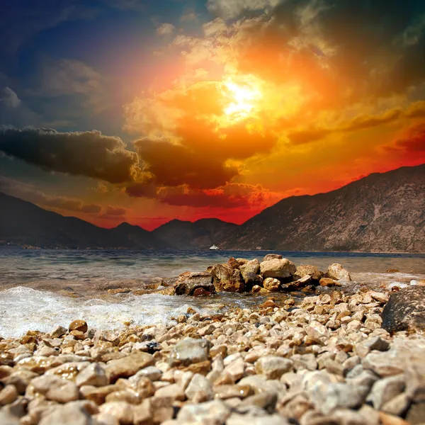 Adriyatik Denizi ile mountians — Stok fotoğraf