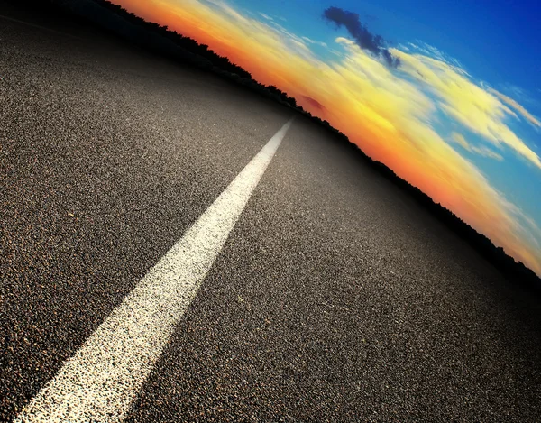 Asphalt road with the sky — Stock Photo, Image