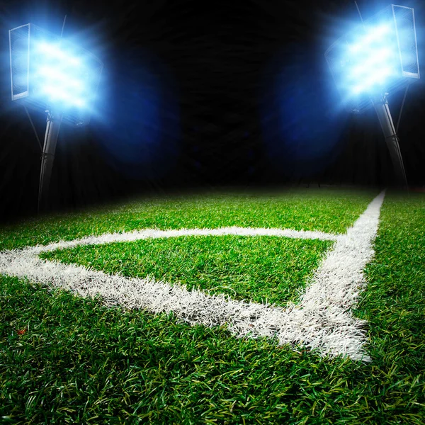 Estadio de fútbol con las luces brillantes — Foto de Stock