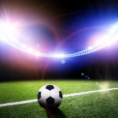 Stadyumun ışık ve parlaklıktaki görüntüsü