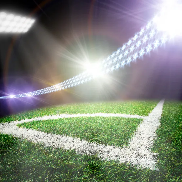 Estadio de fútbol con las luces brillantes — Foto de Stock