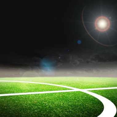 Parlak ışıkları olan futbol stadyumu