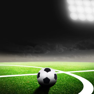 Parlak ışıkları olan futbol stadyumu