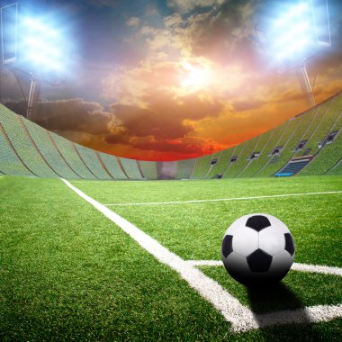 projektörleri ile futbol sahası