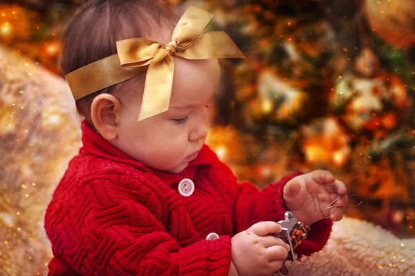 Bebé niña en ropa de Navidad — Foto de Stock