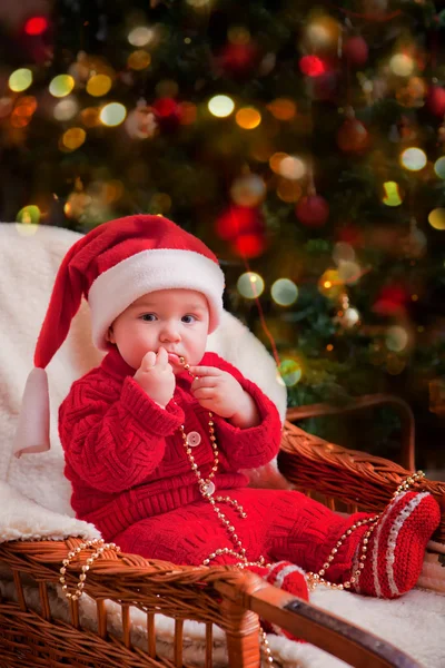 Bebé niña en ropa de Navidad Fotos de stock libres de derechos