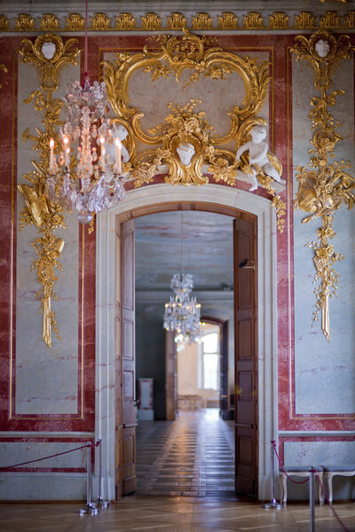 Банкетный зал во дворце Рундейл

