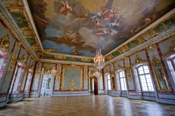 iç balo salonunda rundale Sarayı