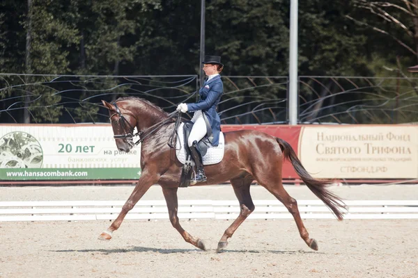 Medallista Marina Aframeeva caballo llamado Vosk — Foto de Stock