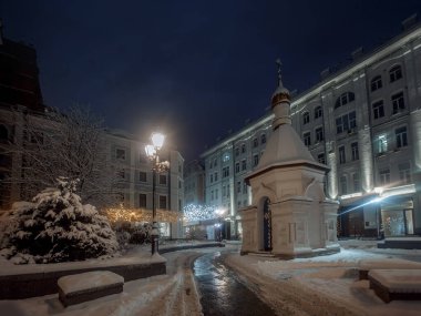 Şehir merkezindeki Stoleshniki 'de, Kutsal Bakire Meryem' in Doğumu Şapeli. Moskova, Rusya 