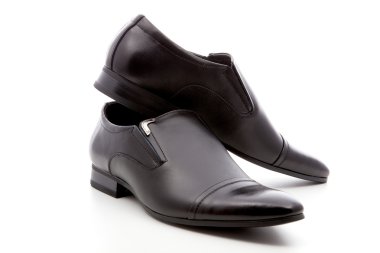 siyah, beyaz bir arka plan üzerinde erkek ayakkabı